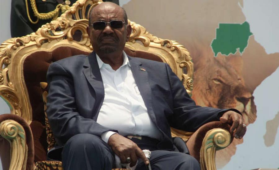 البشير يحل الحكومة السودانية 