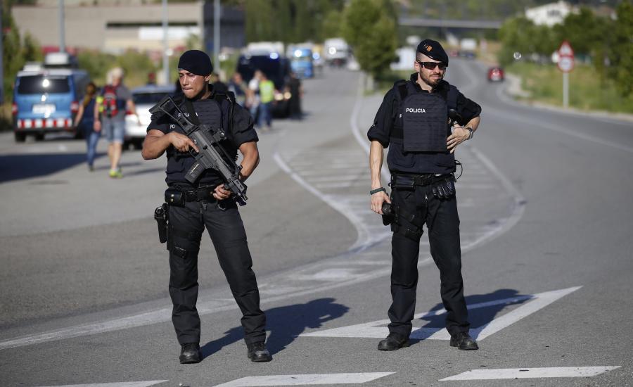 هتاف "الله أكبر" كان سبباً لإطلاق الشرطة الاسبانية النار على شاب فرنسي