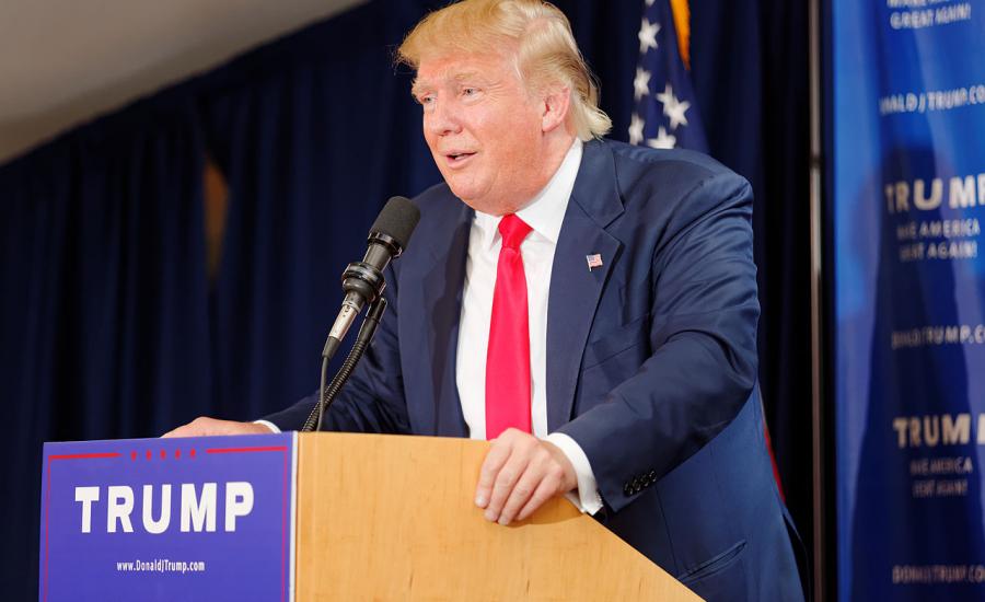 Donald_Trump_Laconia_Rally,_Laconia,_NH_4_by_Michael_Vadon_July_16_2015_20