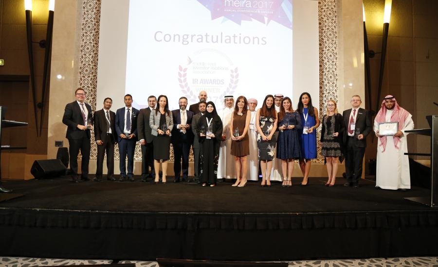 بنك فلسطين يحصل على جائزة "الشركة الرائدة في مجال العلاقات مع المستثمرين - المشرق "2017