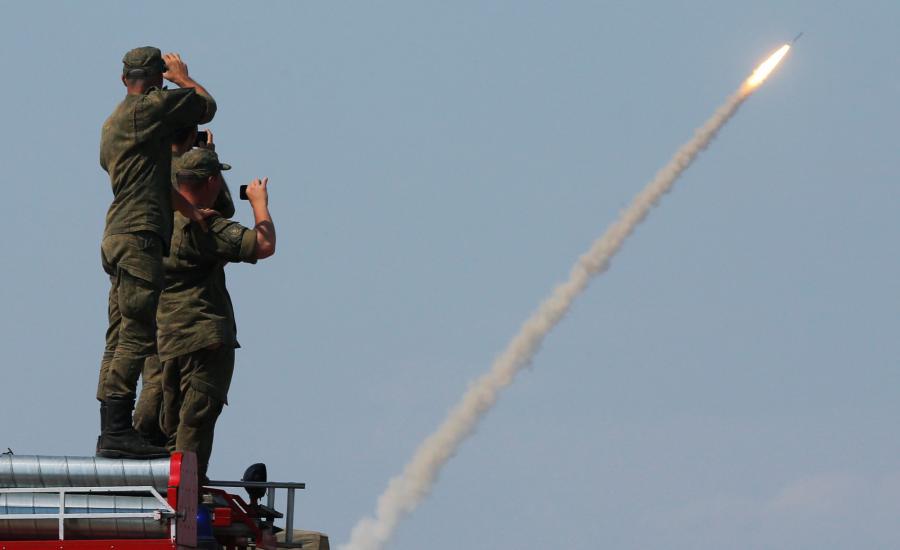 جنود روس يستهدفون قواتهم بالصواريخ 
