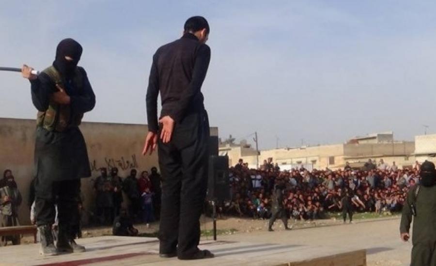 داعش" أعدم آلاف المحتجزين ودفنهم قرب الموصل