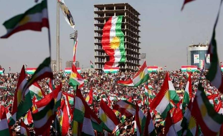بالصور: رفع الأعلام الإسرائيلية خلال تجمع ضخم لأكراد العراق في أربيل