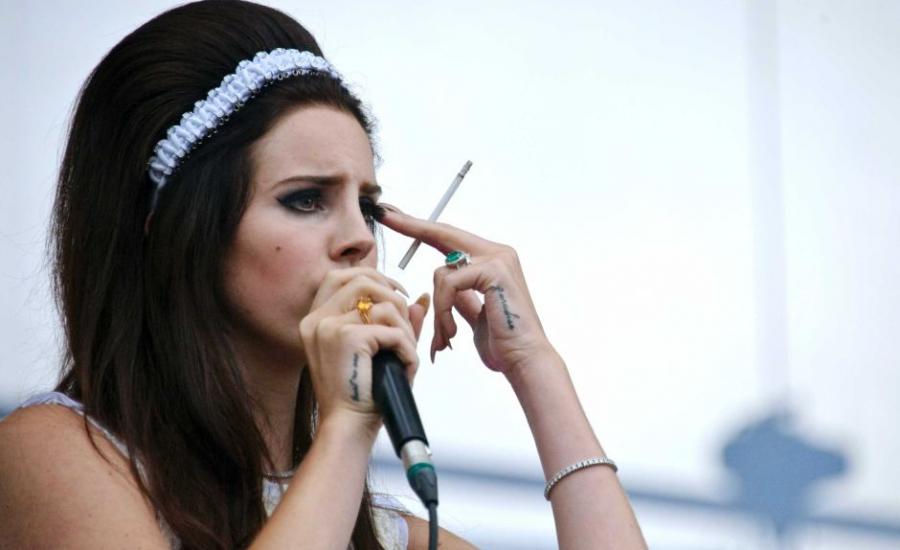 مغنية امريكية شهيرة تلغي حفل لها في تل أبيب 
