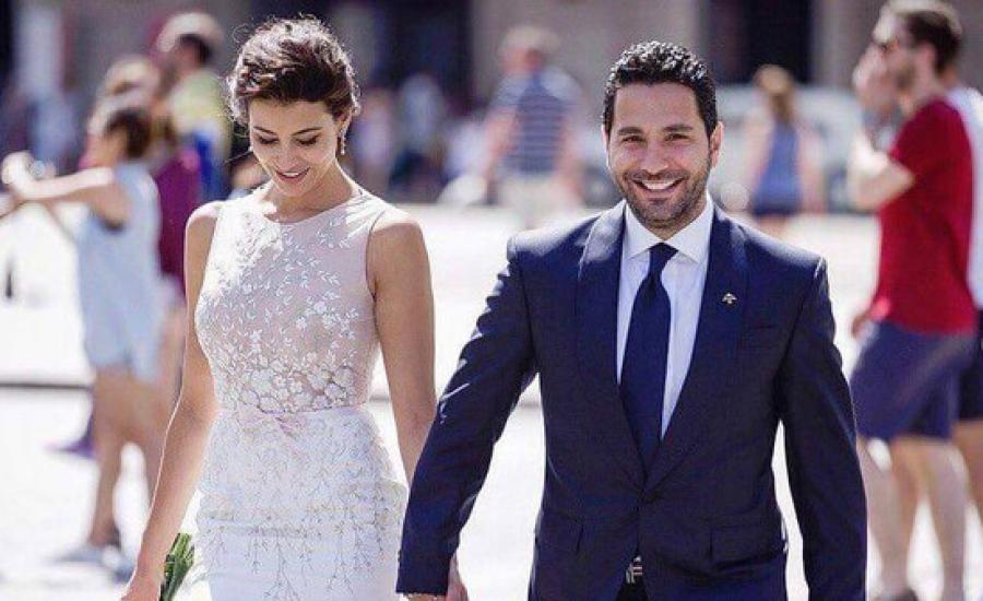 مذيع لبناني يبكي عروسه في ليلة زفافها