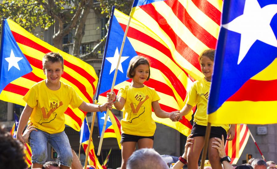 استفتاء في كتالونيا للانفصال عن أسبانيا الشهر المقبل