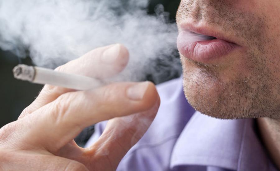 انخفاض اعداد المدخنين الذكور 