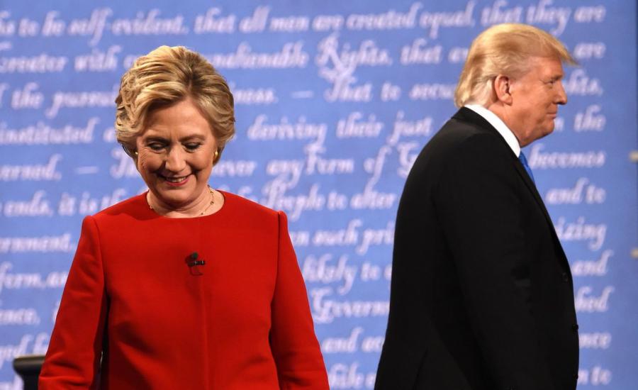 la-candidate-democrate-hillary-clinton-et-son-rival-republicain-donald-trump-se-separent-apres-le-premier-debat-televise-le-26-september-2016-a-new-york_5707831