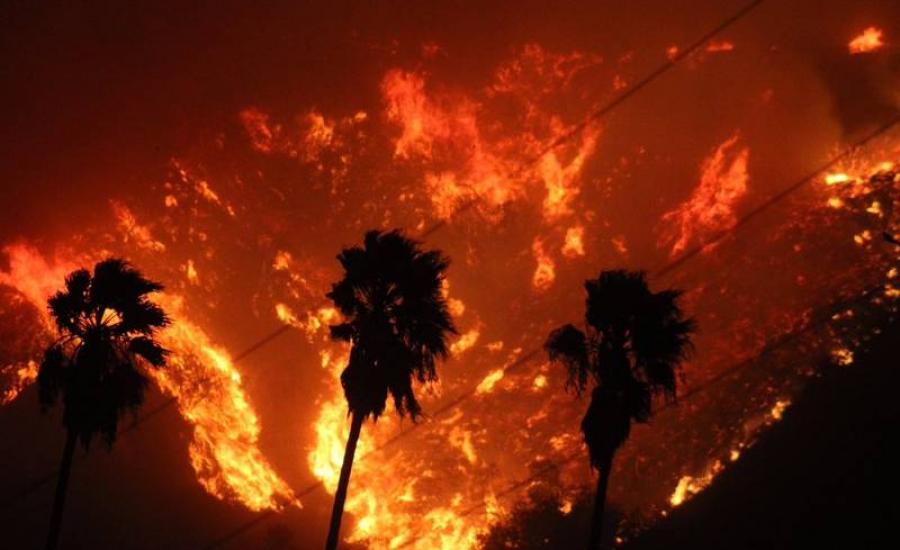 الحرائق مستمرة في كاليفورنيا 