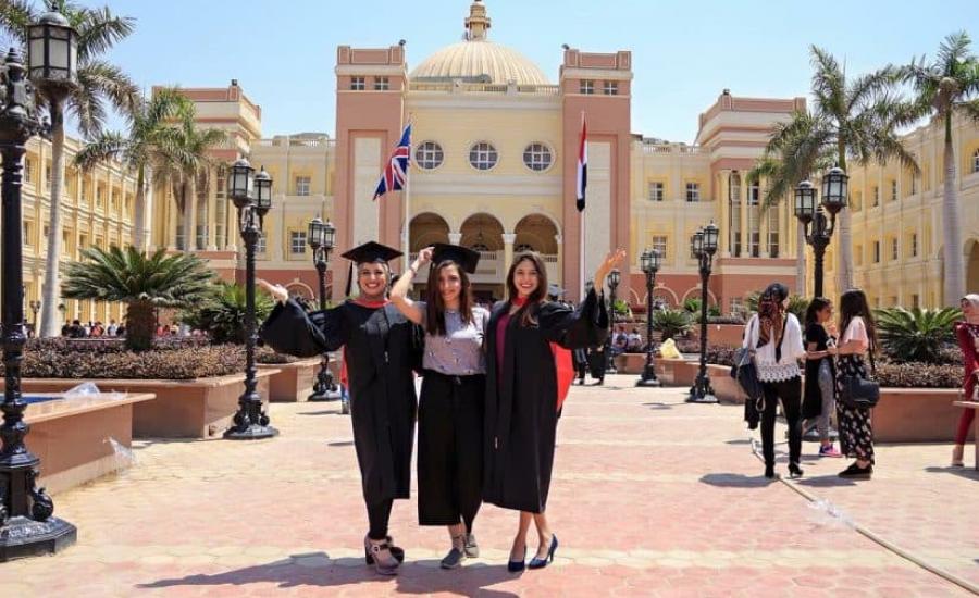 أفضل-الجامعات-المصرية-الخاصة-من-حيث-المناهج-والتعليم-825x510
