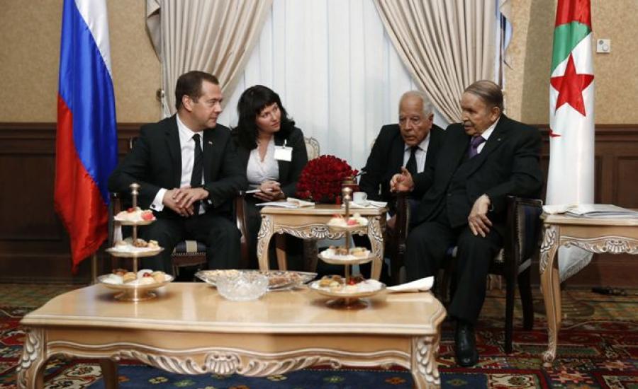 مباحثات بين الرئيس الجزائري ورئيس وزراء روسيا 