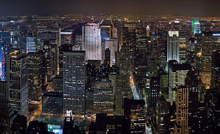 800px-New_York_Midtown_Skyline_at_night_-_Jan_2006_edit1