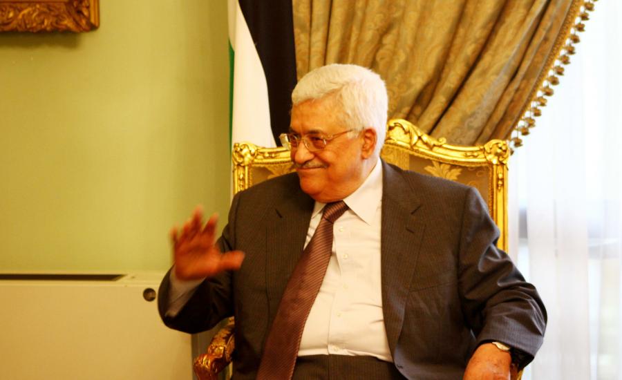 عباس  وبنك  الاستثمار الاوروبي 