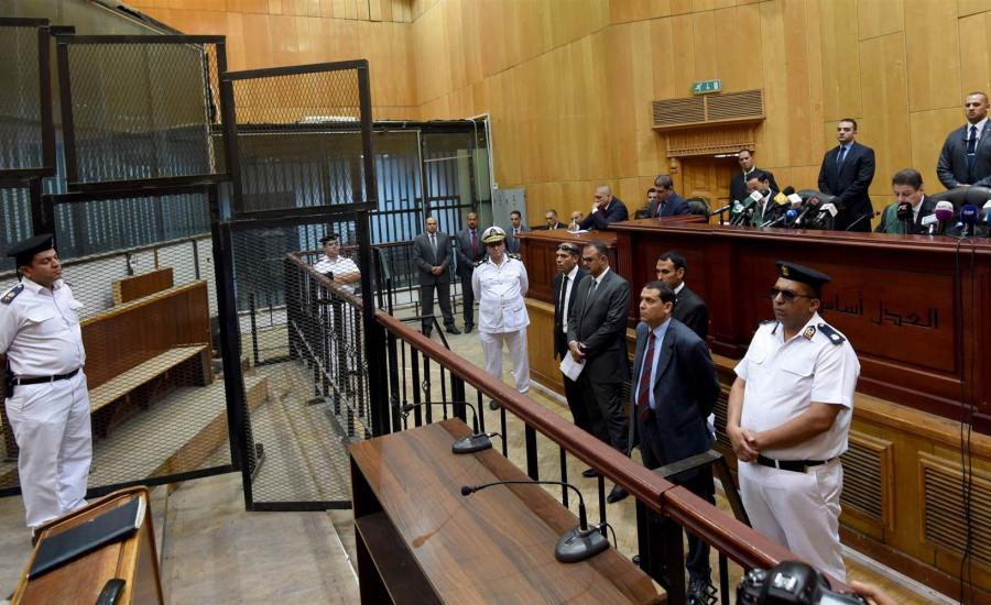 مصريون يستخرجون شهادة وفاة لوالدهم من أجل ميراثه!