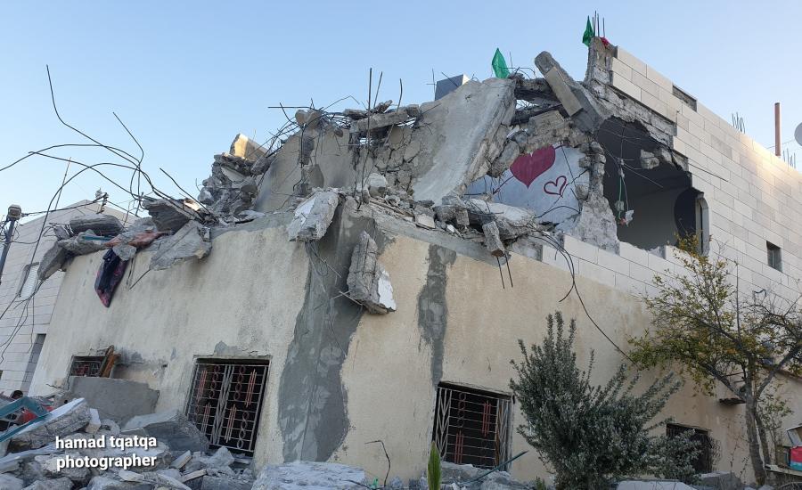 قوات الاحتلال تهدم 4 منازل في بيت كاحل 