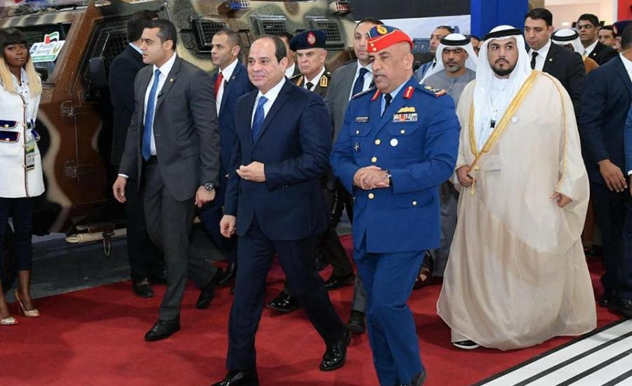السيسي يفتتح اول معرض للاسلحة في القاهرة 