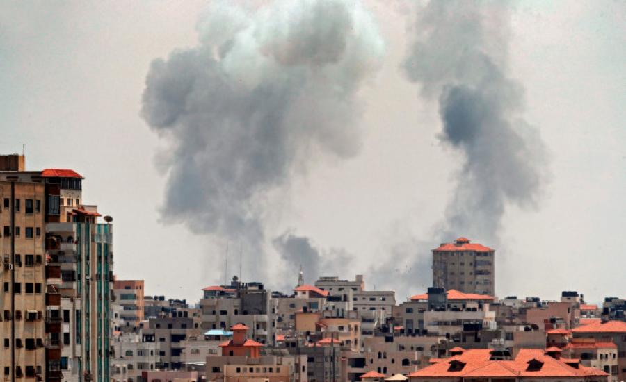 اسرائيل  تقصف غزة 