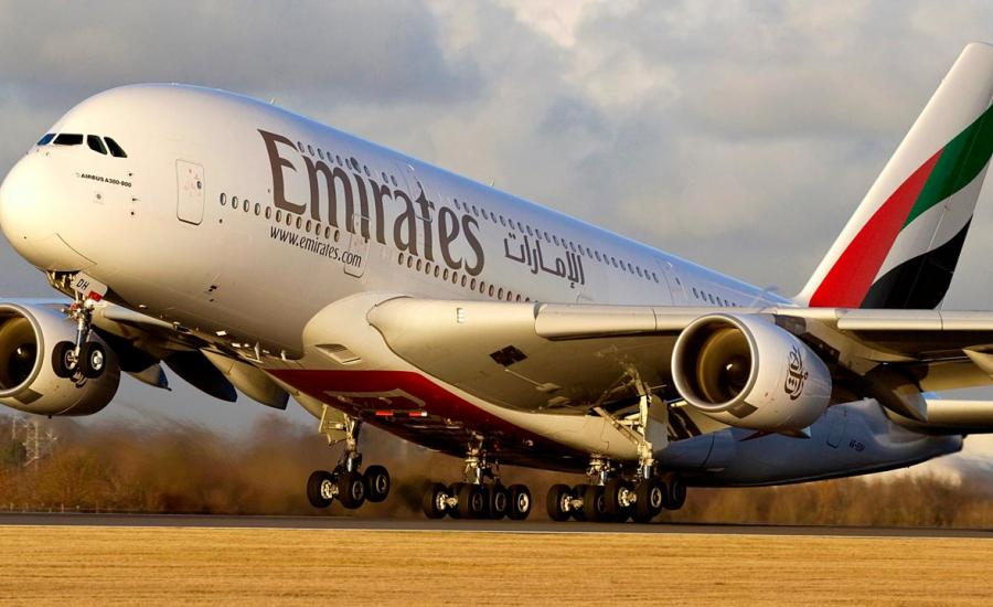طيران الإمارات يشغل أول خدمة في العالم بنظام النوافذ الافتراضية