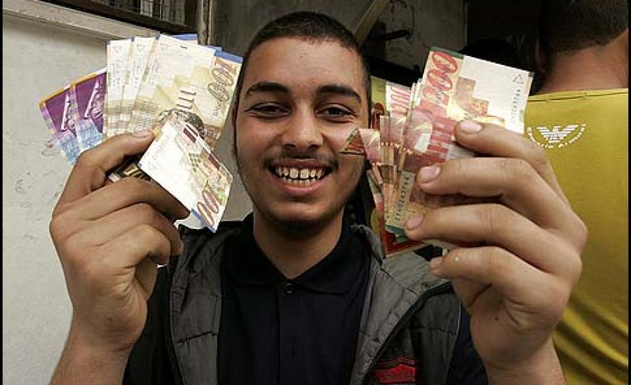 ادخال اموال قطرية الى غزة 