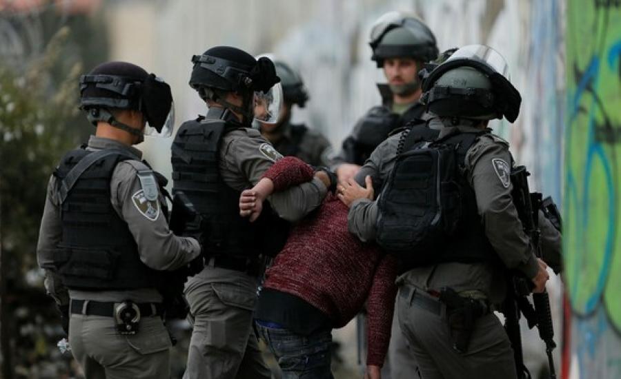 الاحتلال يعتقل مواطنين في الضفة الغربية