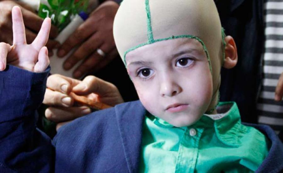 الطفل أحمد ينجح بالصف الاول ويطالب اسرائيل بـ 16 مليون