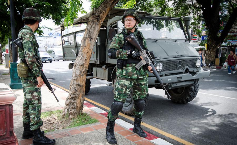 2014_0526_Thailand_coup_Chang_Phueak_Gate_Chiang_Mai_02