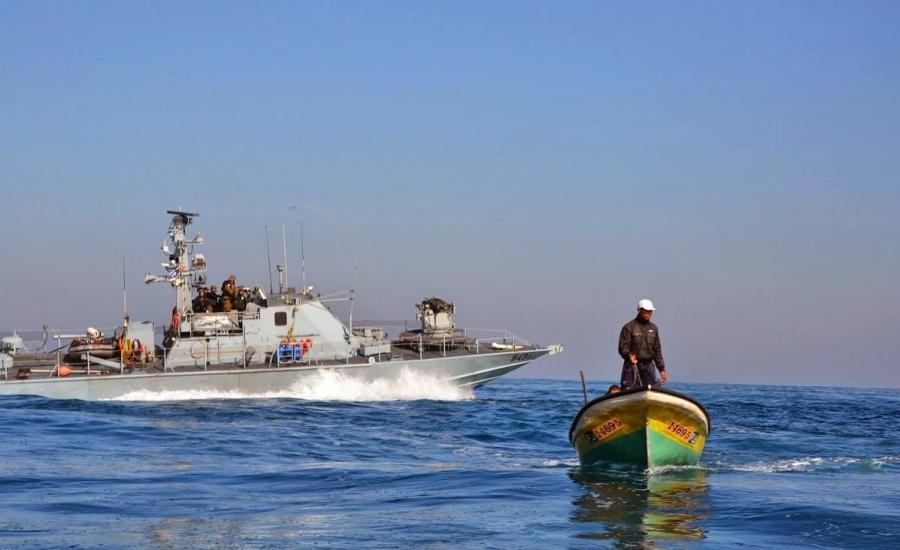 استشهاد صياد فلسطيني وإصابة اثنين واعتقالهما في عرض البحر شمال غزة