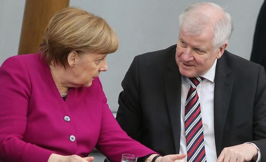 وزير الداخلية الألماني يرفض الإقالة