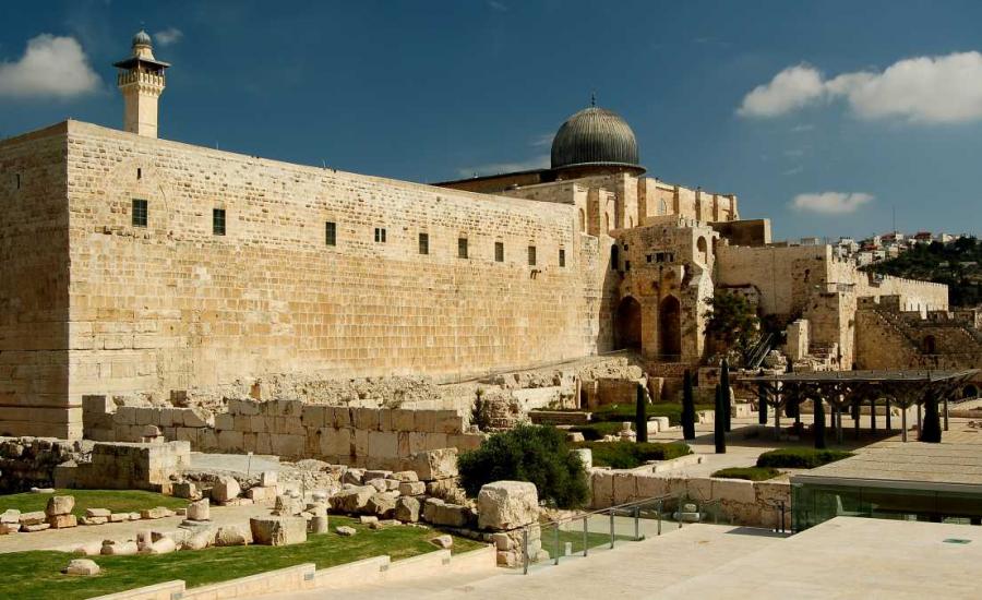 الاحتلال يعتزم منع رفع الآذان في مساجد القدس يوم نقل السفارة الأميركية