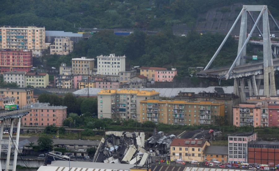 انهيار جسر في مدينة جنوى الايطالية  