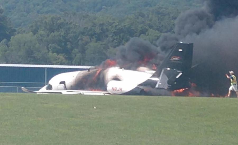 النيران تشتغل بطائرة بعد هبوطها باميركا 
