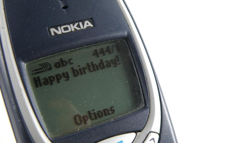 25 سنة على إرسال أول رسالة نصية من هاتف إلى آخر