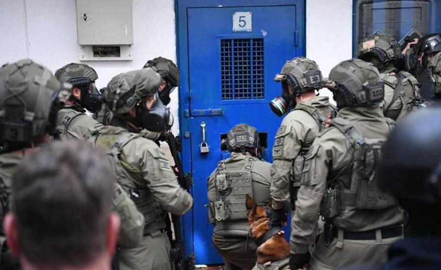 الاسرى الذين تعرضوا لاعتداء اسرائيلي في سجن عوفر 