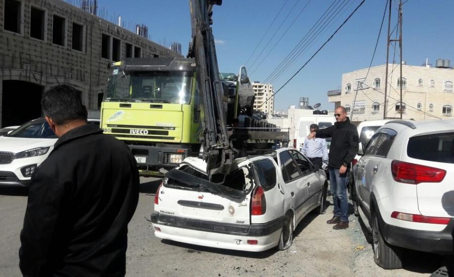 اتلاف مركبات غير قانونية بالضفة الغربية 