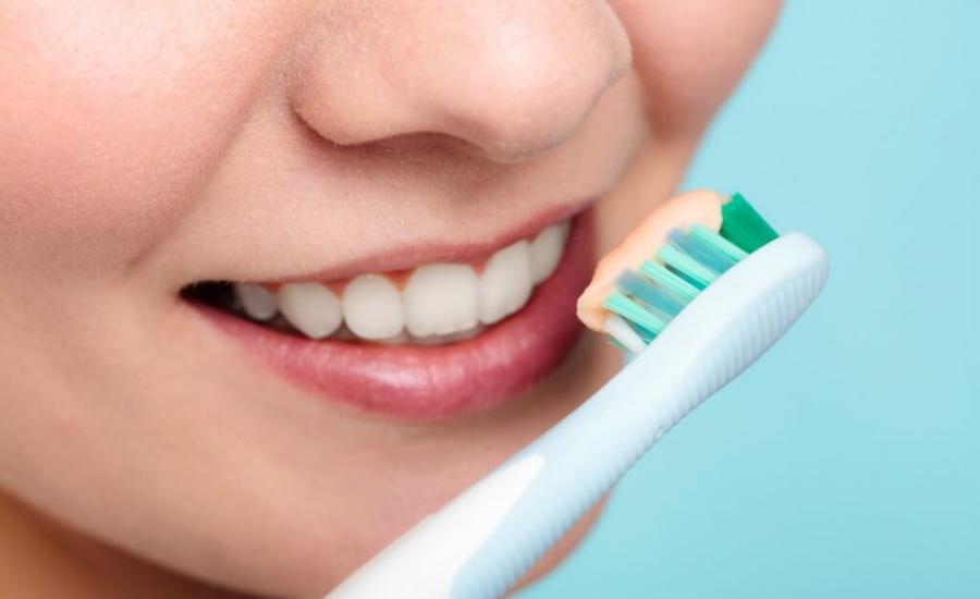 تنظيف الاسنان والاخطاء 