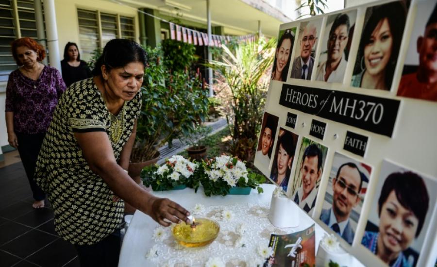 أسر ضحايا الطائرة الماليزية المفقودة يطالبون بتجديد عمليات البحث