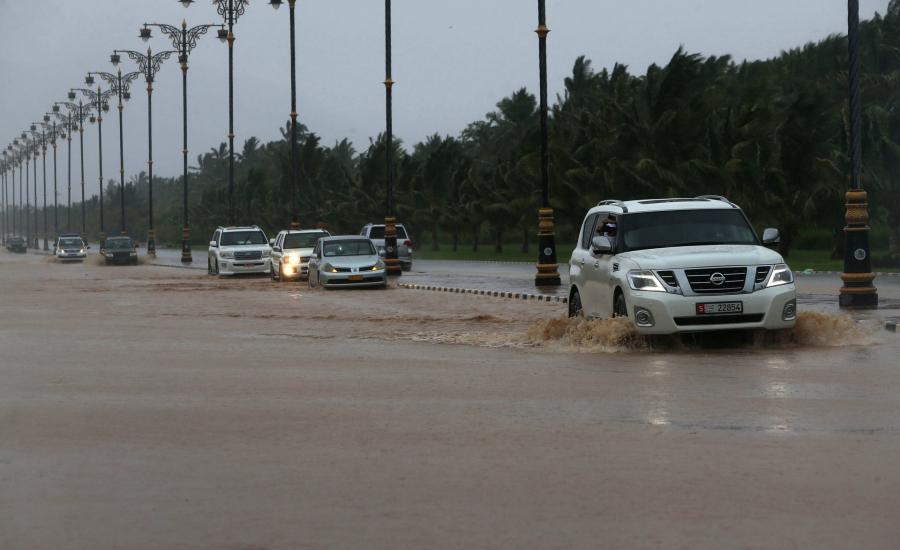 اعصار مكونو يضرب سلطنة عمان 
