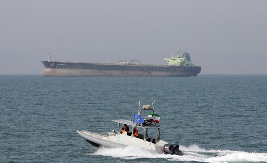 ايران والسفن الامريكية في الخليج العربي 