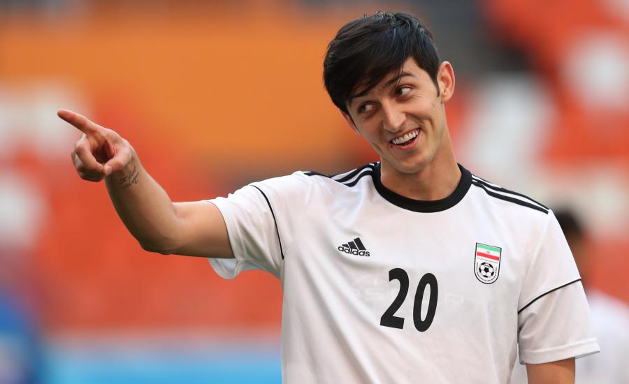 لاعب إيراني يعتزل اللعب دولياً بسبب الإهانات
