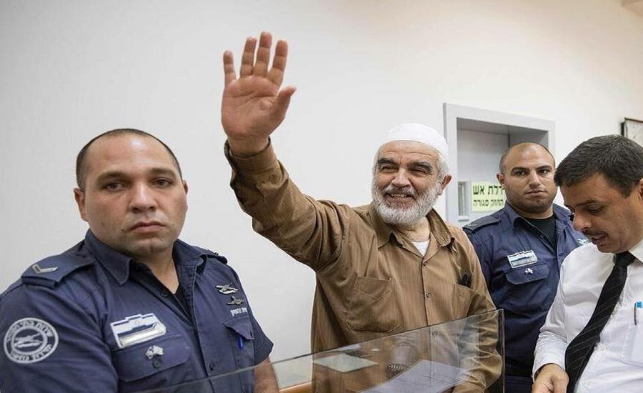 ضباط إسرائيليون يهددون الشيخ صلاح بتصفيته داخل السجن