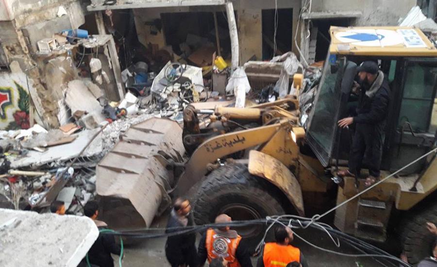 الشرطة تعلن الانتهاء من انتشال ضحايا الانفجار الذي هز منزل وسط قطاع غزة