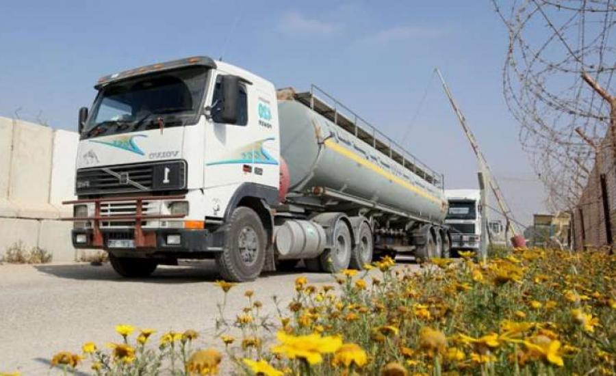 ضخ 13 شاحنة وقود لمحطة كهرباء غزة