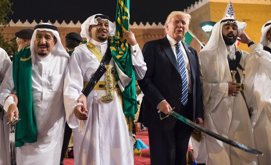 ترامب بلهجة "قوية" يطالب بن سلمان بإنهاء حصار قطر