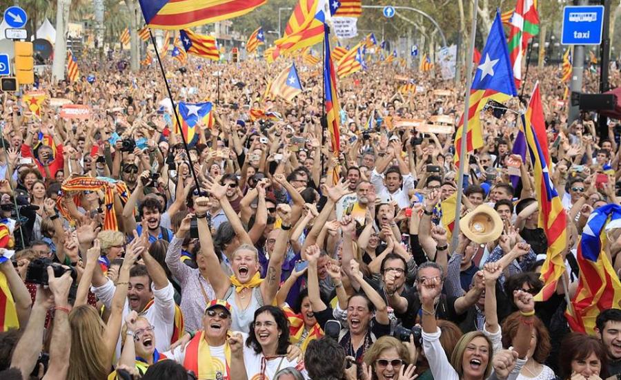 مدريد تبدأ وصايتها المباشرة على كتالونيا