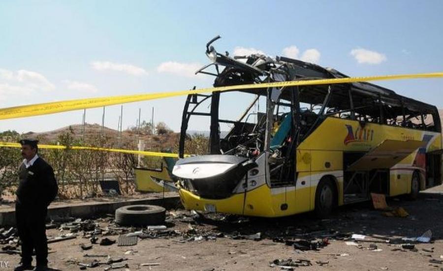مقتل مصريين في انقلاب حافلة 