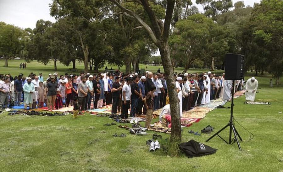المسلمون والمسيحيون يؤدون صلاة الاستسقاء في استراليا 
