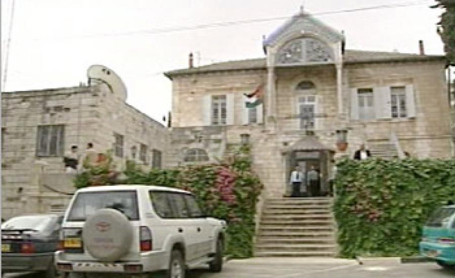 شرطة الاحتلال تغلق مكتب الخرائط العربية في بيت الشرق
