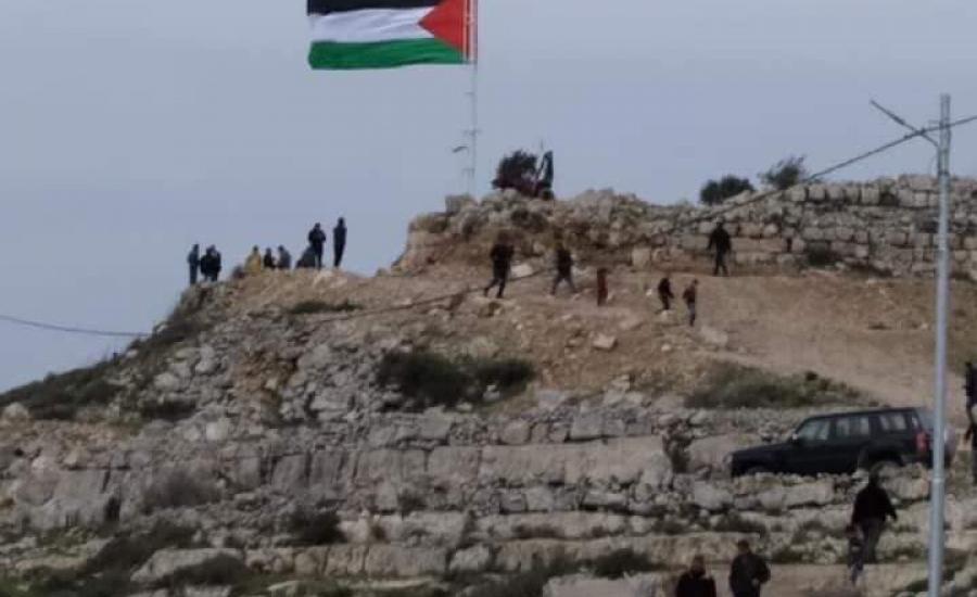 رفع العلم الفلسطيني على اعلى قمة في بيتا 