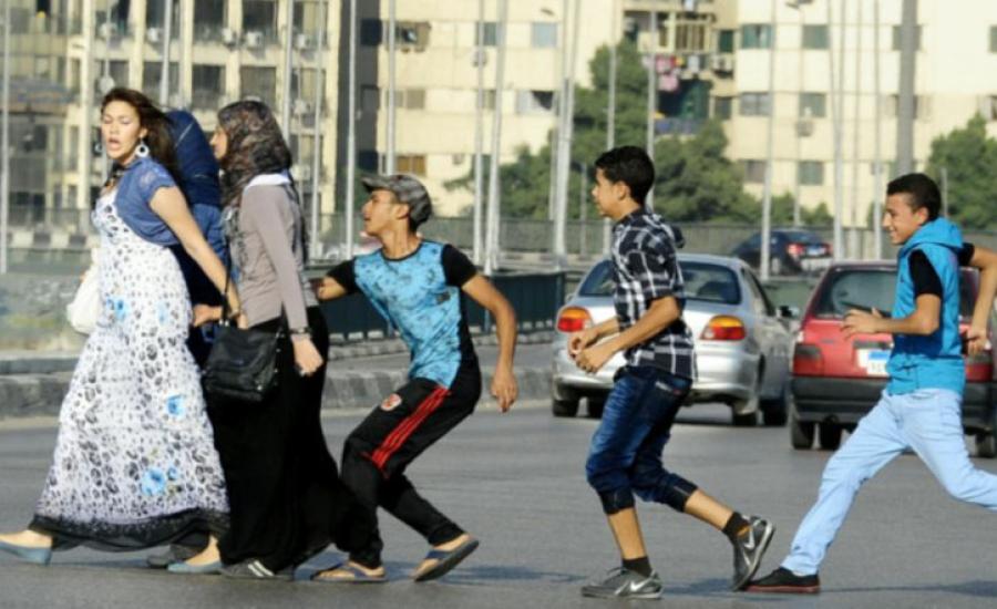 مسلم يدافع عن سيدة قبطية تعرضت للتحرش في مصر 