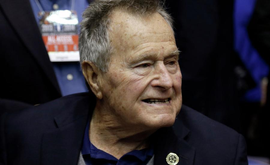 جورج بوش الأب متهم بفضيحة تحرش جنسي 